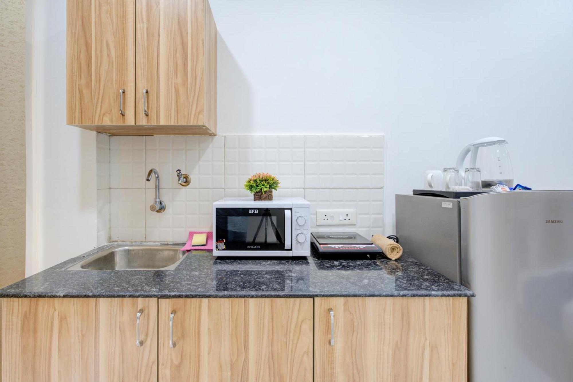 The Lodgers Studio Apartment Infront Of Artemis Hospital Gurugram Ґурґаон Екстер'єр фото