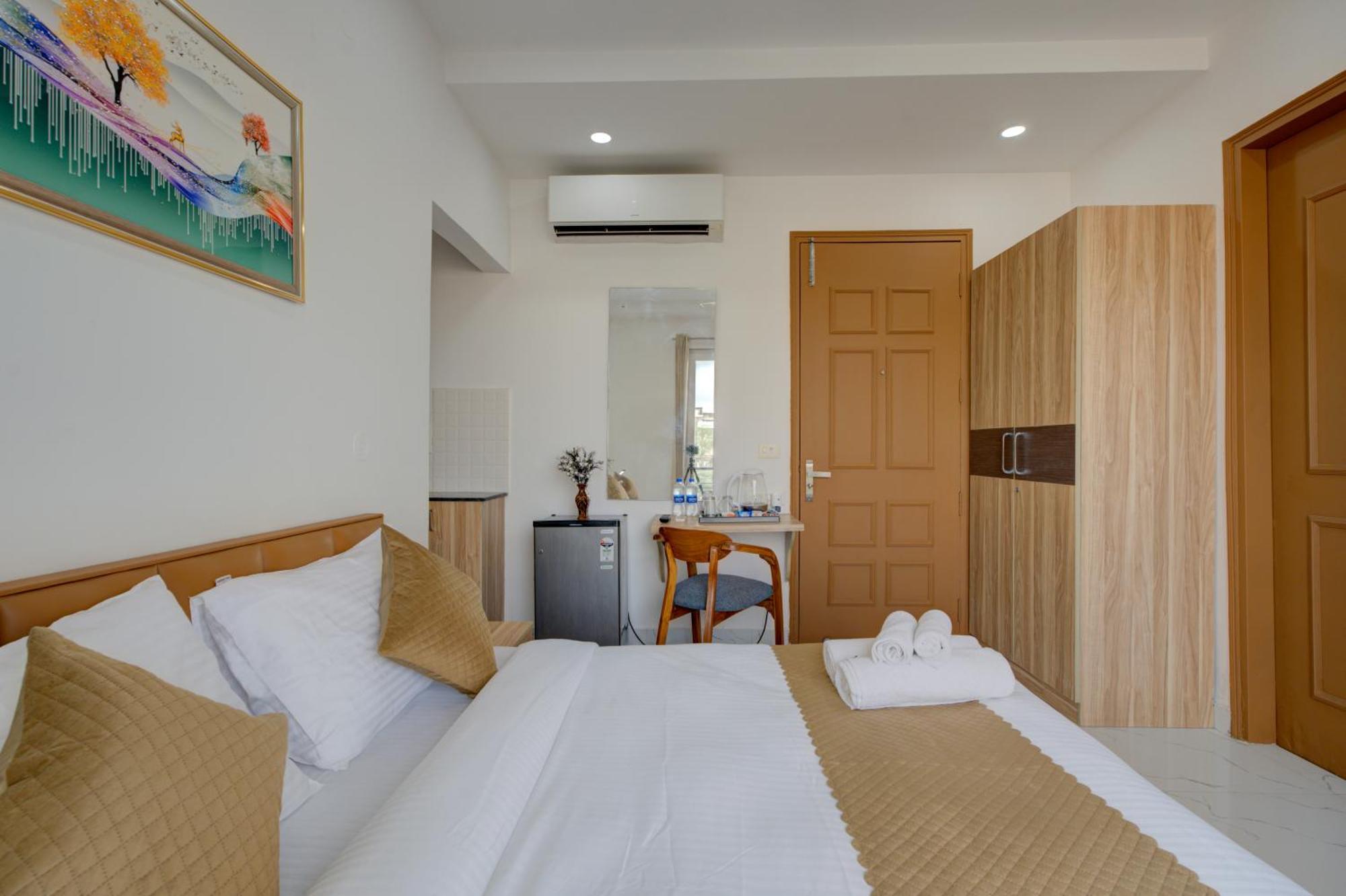 The Lodgers Studio Apartment Infront Of Artemis Hospital Gurugram Ґурґаон Екстер'єр фото