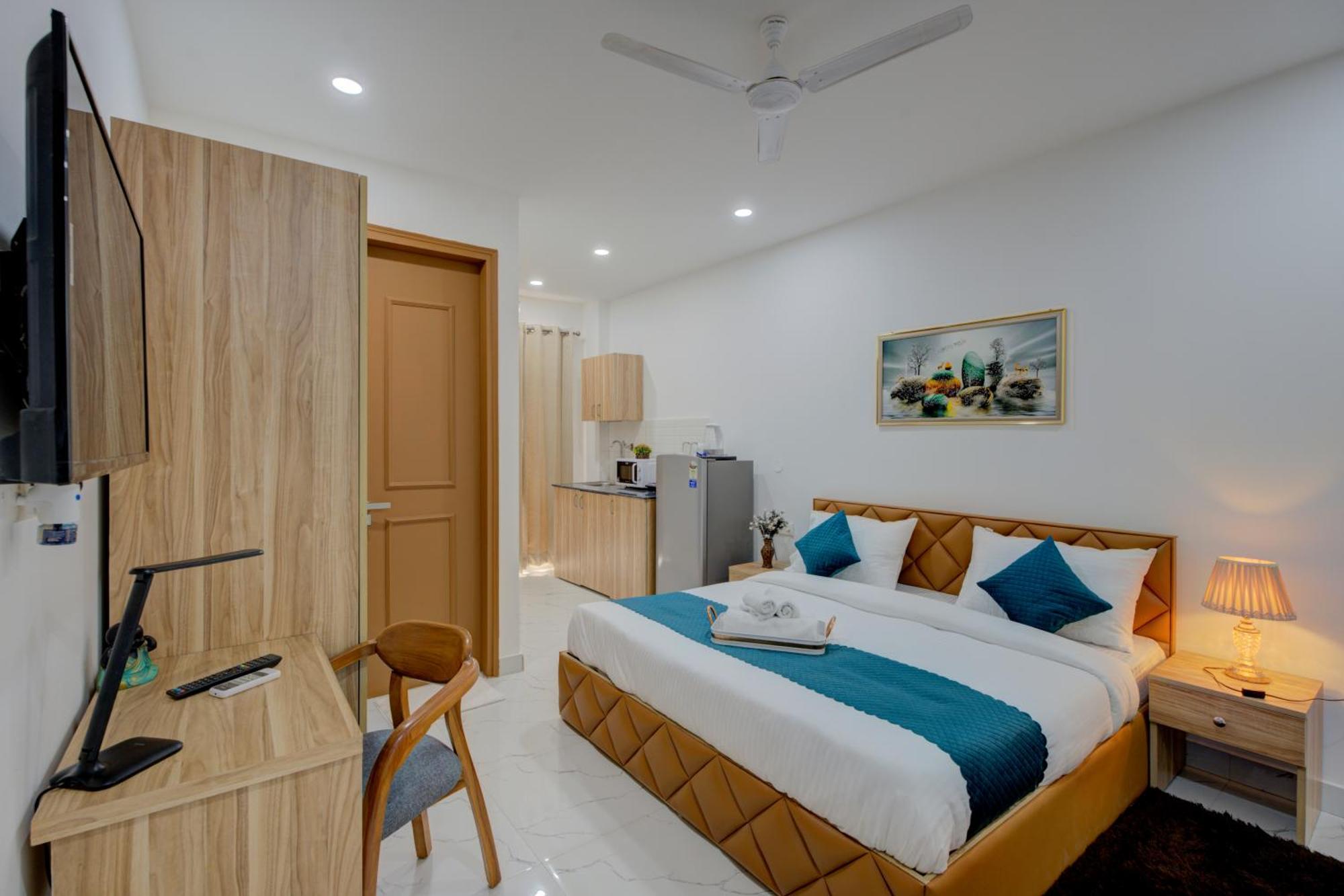 The Lodgers Studio Apartment Infront Of Artemis Hospital Gurugram Ґурґаон Екстер'єр фото