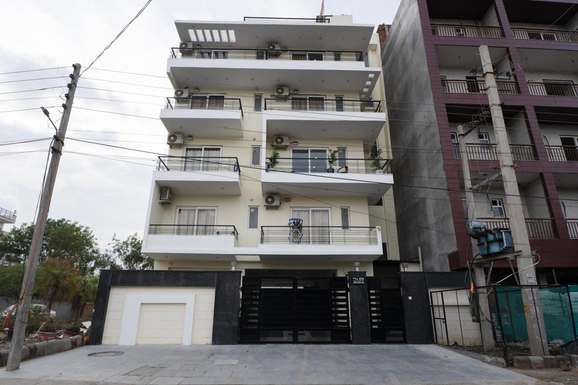 The Lodgers Studio Apartment Infront Of Artemis Hospital Gurugram Ґурґаон Екстер'єр фото